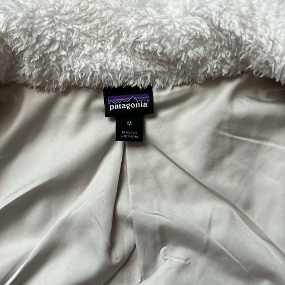 Women’s Patagonia Vest - Picture 3 of 3